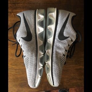 Women’s Nike shoes size 10.